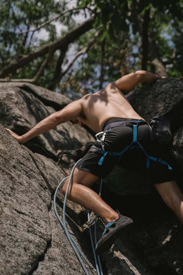 Climbing in fontainebleau: a must-visit for enthusiasts